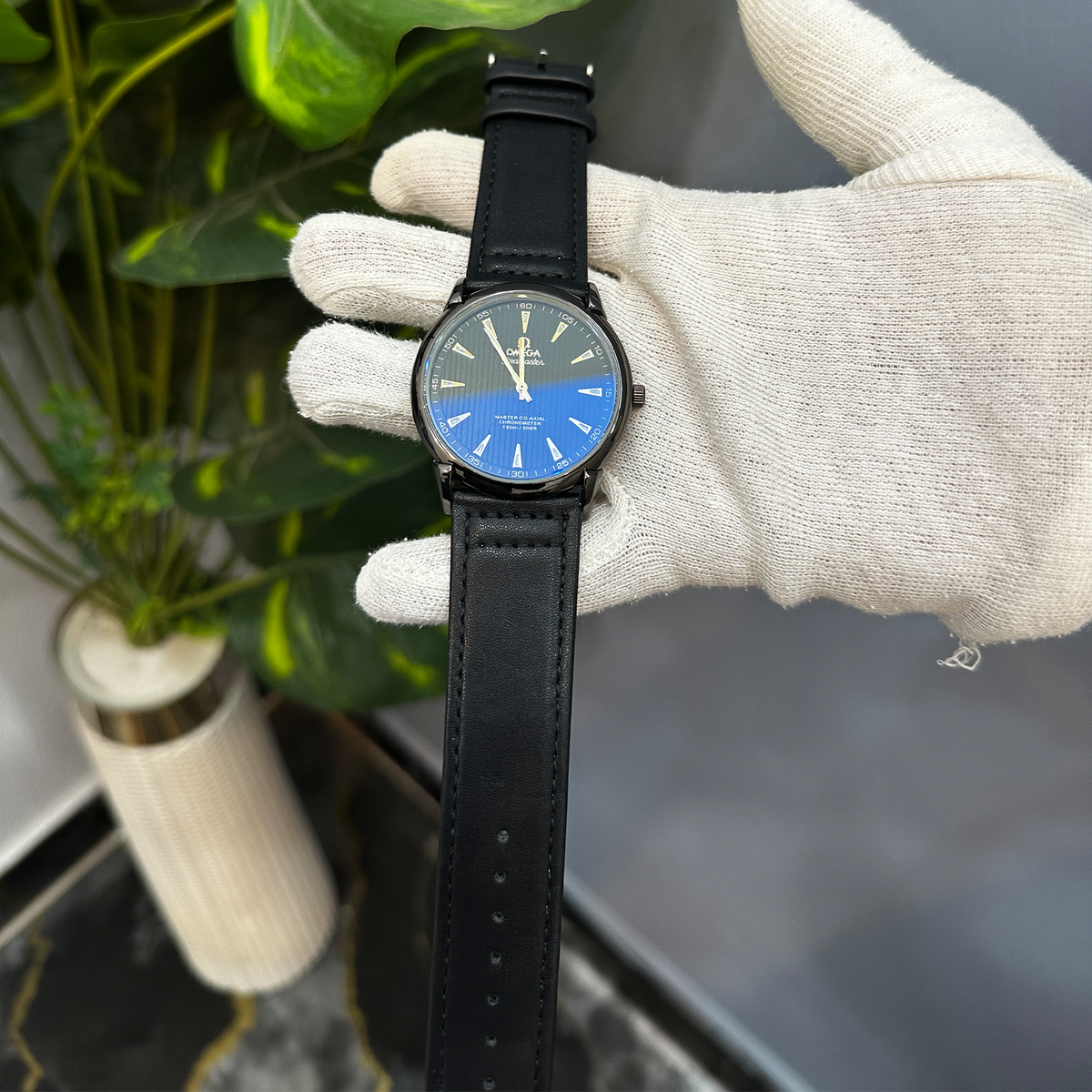 Premium leather strap Men's Watch – Blue Dial with Black Leather Strap Luxury Wrist Watch