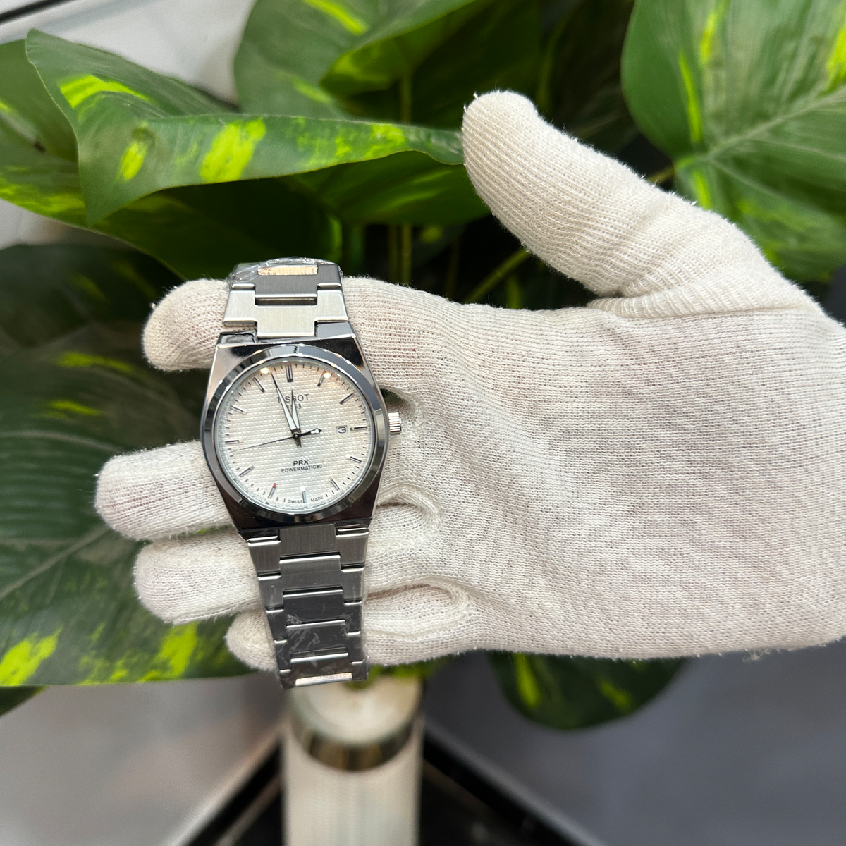 Premium Silver Stainless Steel Men's Watch – White Textured Dial Luxury Analog Wrist Watch